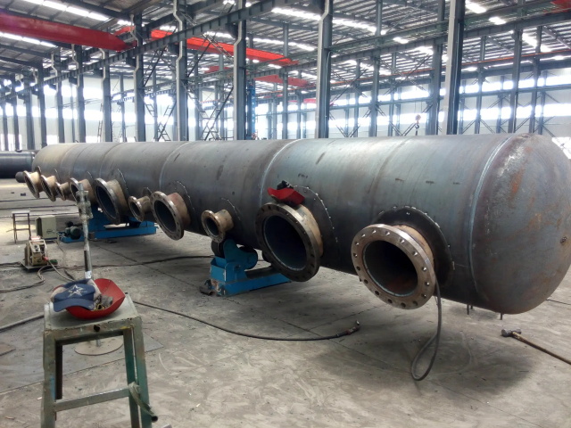 索县蒸汽分汽缸漏气维修